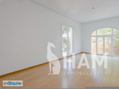 Alquiler casa con 2 baños Retiro