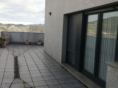 Venta de ático en avenida Del Valle de 2 habitaciones con terraza y garaje