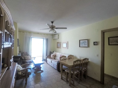 Venta de piso en Orihuela Costa de 3 habitaciones con terraza y piscina