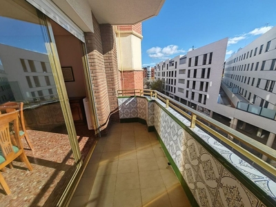 Alquiler de piso en Centro - El Pilar de 2 habitaciones con terraza y garaje