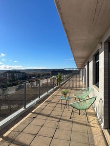 Ático en alquiler en Santiago - San Telmo de 2 habitaciones con terraza y garaje