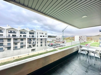 Piso en alquiler en Adurtza - Aretxabaleta de 4 habitaciones con terraza y garaje