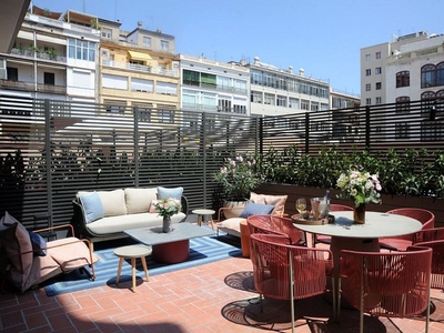 Piso en alquiler en La Dreta de l'Eixample de 2 habitaciones con terraza y piscina