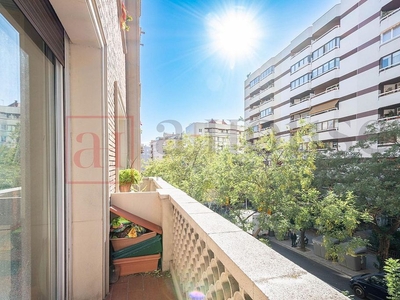 Piso en venta en El Camp d'en Grassot i Gràcia Nova de 4 habitaciones con balcón y calefacción