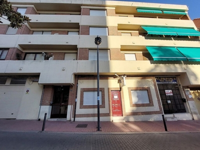 Piso en venta en ronda De Madrid de 3 habitaciones con terraza y calefacción