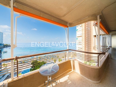Venta de piso en avenida Mediterraneo de 3 habitaciones con terraza y piscina