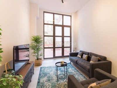 Alquiler piso lujosa vivienda amplia y reformada con terraza privada en Barcelona