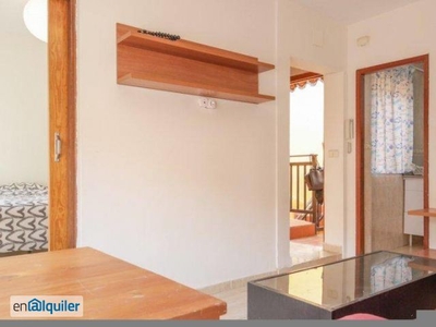 Apartamento de 1 dormitorio en alquiler en Valdezarza, Madrid