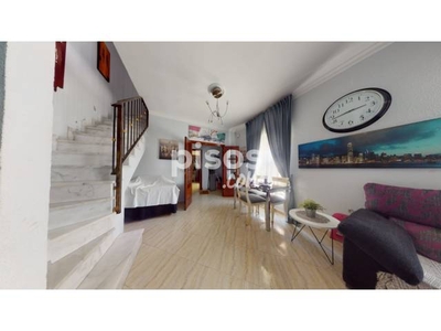 Casa adosada en venta en Calle del Moguer