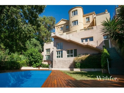 Encantadora casa con piscina de 40 m2, jardín y cinco terrazas en la prestigiosa Avenida Tibidabo