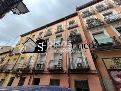 Estudio en alquiler en Calle del Salitre, cerca de Calle de San Cosme y San Damián en Embajadores-Lavapiés por 800 €/mes