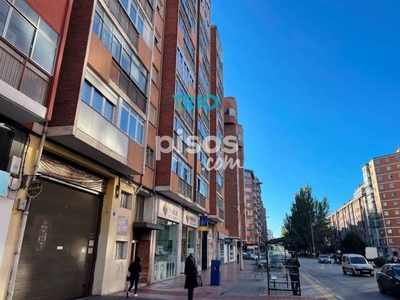 Piso en alquiler en Gamonal 1 en Gamonal-Capiscol por 650 €/mes