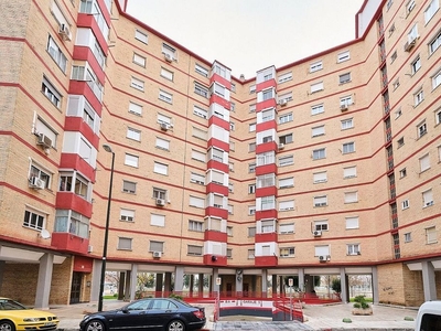 Alquiler de piso en calle Nobleza Baturra de 3 habitaciones con terraza y garaje