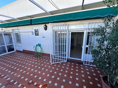 Alquiler de piso en San Bernardo de 2 habitaciones con terraza y garaje