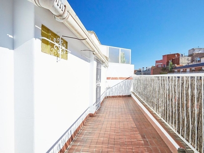 Ático en alquiler en Sant Gervasi - Galvany de 1 habitación con terraza y aire acondicionado