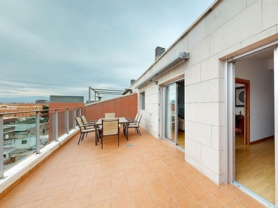 Ático en venta en calle Velarde de 4 habitaciones con terraza y balcón