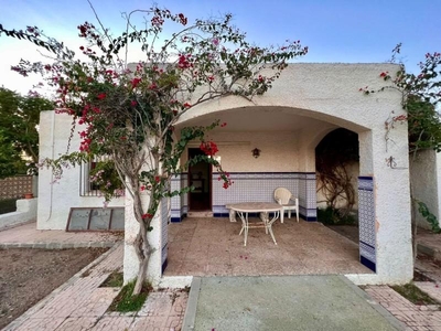 Casa adosada en venta en Retamar, Almería