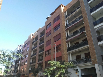 Piso en alquiler en calle Federico García Lorca de 4 habitaciones con garaje y muebles