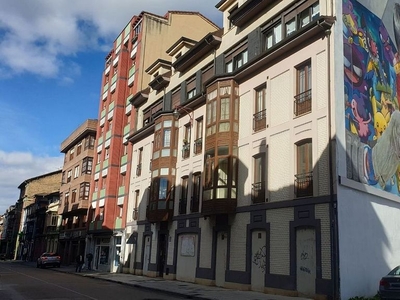 Piso en venta en calle Melquiades Álvarez de 3 habitaciones con calefacción y ascensor