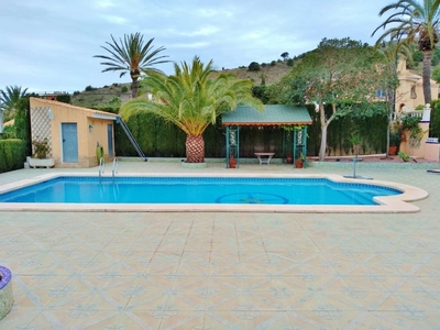 Venta de casa con piscina en El Campello