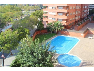 Venta de piso con piscina en Collblanc (l'Hospitalet de Llobregat)