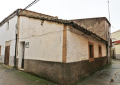 Casa con terreno en Guijo de Granadilla