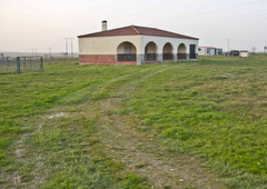 Casa con terreno en Sierra de Fuentes