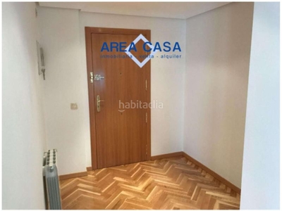 Alquiler piso con 3 habitaciones con ascensor en Madrid