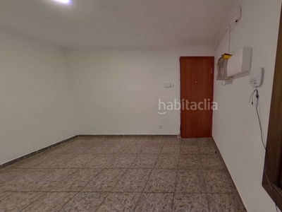 Alquiler piso cuarto con 2 habitaciones en La Salut Badalona