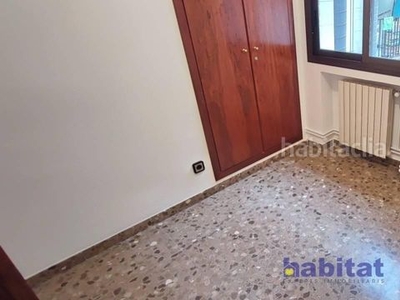 Alquiler piso de 3 habitaciones en av. marquès de montoliu con parking en Tarragona