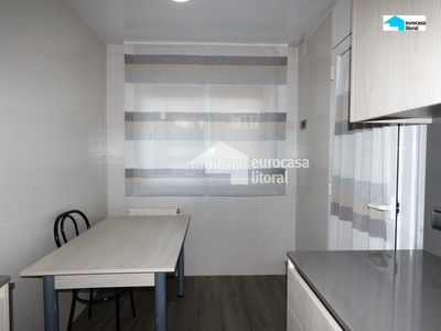 Alquiler piso de 4 habitaciones con terraza y parquing en Camí de la Serra en Mataró