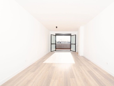 Alquiler piso en joan miro piso con 4 habitaciones con ascensor y aire acondicionado en Torrejón de Ardoz
