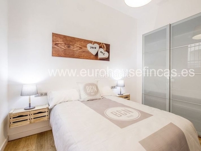 Apartamento con 2 habitaciones amueblado con aire acondicionado en Hospitalet de Llobregat (L´)