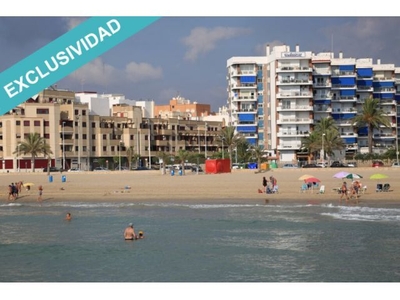 Apartamento con espectacular terraza al Mar Mediterráneo.
