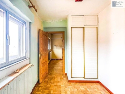 Apartamento en san marcelo apartamento con 3 habitaciones con ascensor y aire acondicionado en Madrid