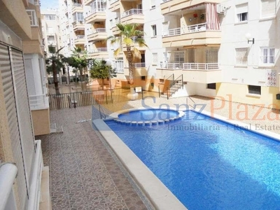 Apartamento en venta en Las Piscinas Naturales, Torrevieja, Alicante