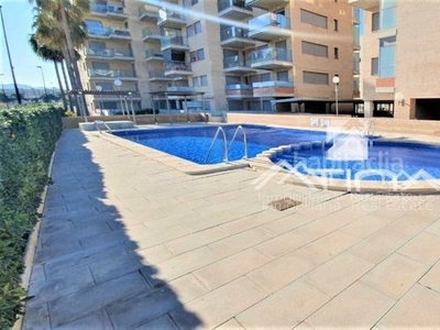 Apartamento precioso apartamento con vistas al mar situado en 1ª línea de la playa , en Daimús