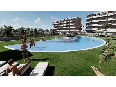 Apartamentos de 3 dormitorios y 2 baños con Spa y piscina comunitaria, zona Guardamar