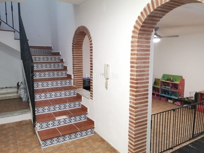 Casa adosada con 5 habitaciones con aire acondicionado en Oliva