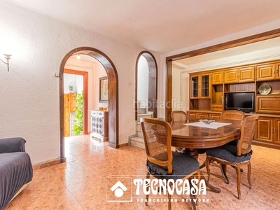 Casa adosada con 5 habitaciones con calefacción y aire acondicionado en Sant Cugat del Vallès