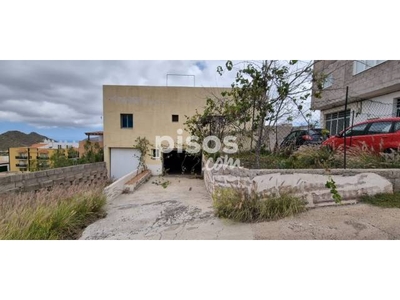 Casa adosada en venta en Calle del Alhelí