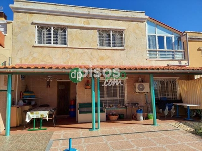 Casa adosada en venta en Cerca de La Vega en Tórtola de Henares por 140.000 €