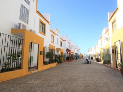 Casa adosada en venta en El Rocío - La Milagrosa