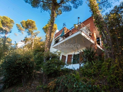 Casa de 3 habitaciones con espectaculares vistas al mar y anexo en la urbanización de la Roca Grossa en Lloret de Mar