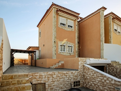 Casa en venta en El Medano, Granadilla de Abona, Tenerife