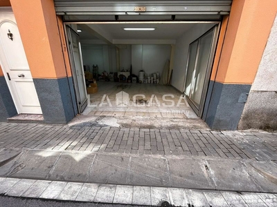 Casa la casa agency vende en exclusiva está casa situada en la barriada nova . en Canovelles