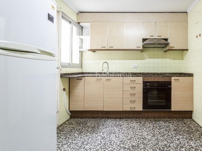 Piso ¿buscas una vivienda céntrica para entrar a vivir? ¡esta es tu oportunidad! en Alzira