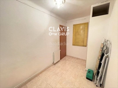 Piso clavis grup vende excelente piso en la zona de la prosperidad, muy buena ubicación. la vivienda cuenta con una superficie construida de 60 m², de 2 dormitorios con ite con resultado favorable. en Barcelona