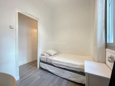 Piso con 2 habitaciones amueblado con ascensor, calefacción y aire acondicionado en Madrid