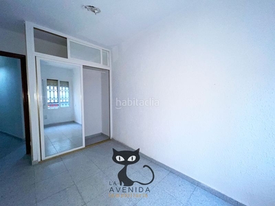 Piso con 2 habitaciones con calefacción y aire acondicionado en Catarroja